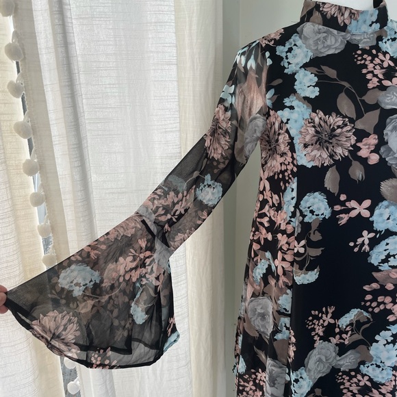 Lulus Like and Cher Black Floral Shift Dress Mini - Picture 4 of 10